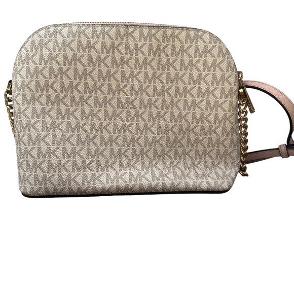 Jet Set Travel Medium Logo Dome
Crossbody Bag - white and gold - Picture 4 of 7